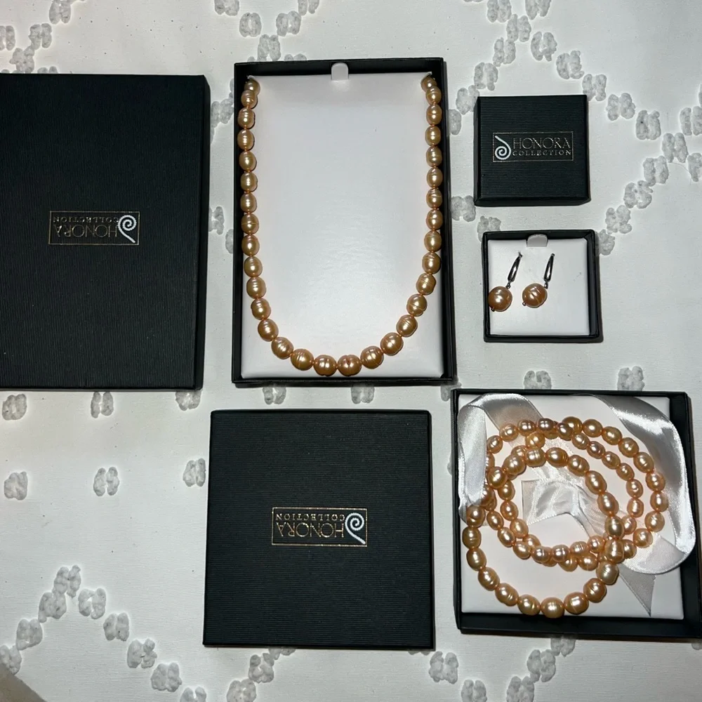 Honora Peach Pearl Set (Earrings, Necklace, Bracelets) - Picture 2 of 3